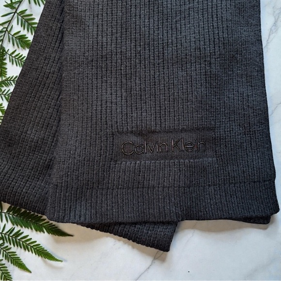 Calvin Klein Black Fuzzy Ribbed Knit Scarf – NWT - Picture 1 of 10